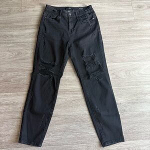 Judy Blue black distressed boyfriend fit skinny jeans size 9/29